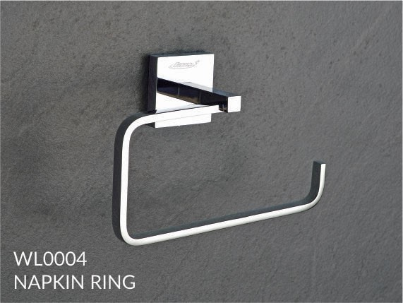 Walter by Decor Brass Bath